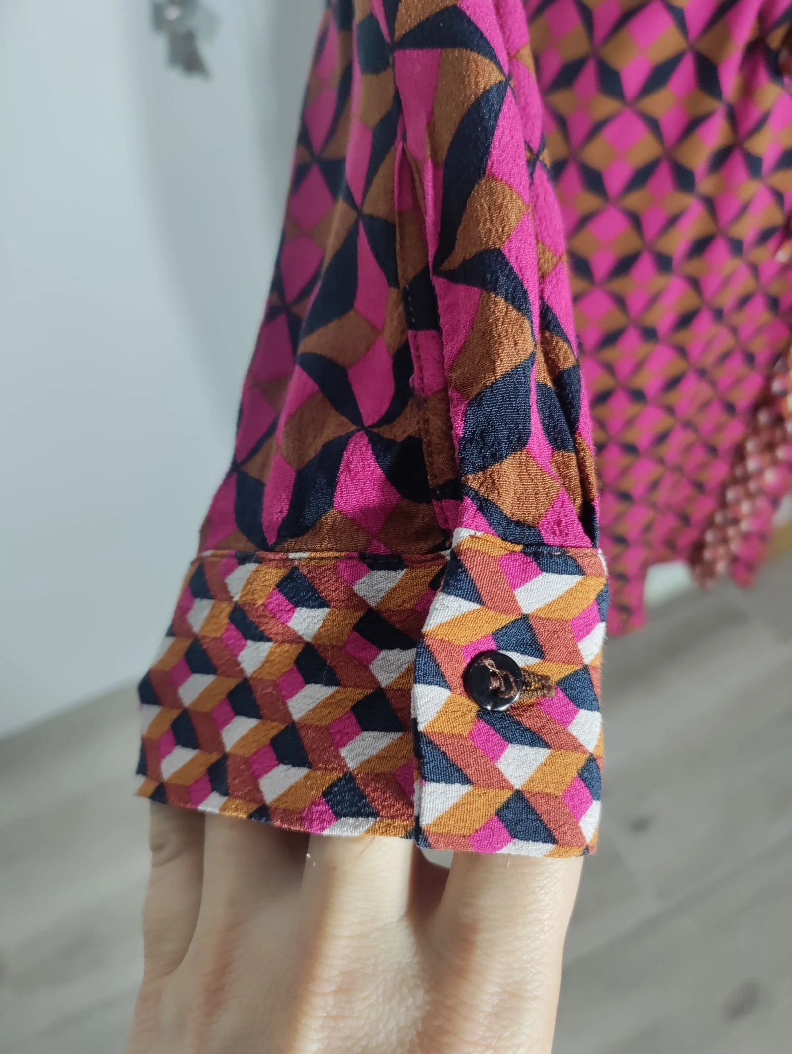 Vestido camiseo Zara Woman estampado geométrico multicolor (Talla S) – photo 4
